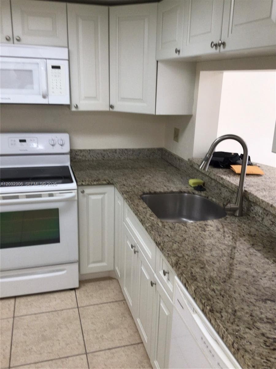 10975 SW 107th St # 302, Miami FL 33176