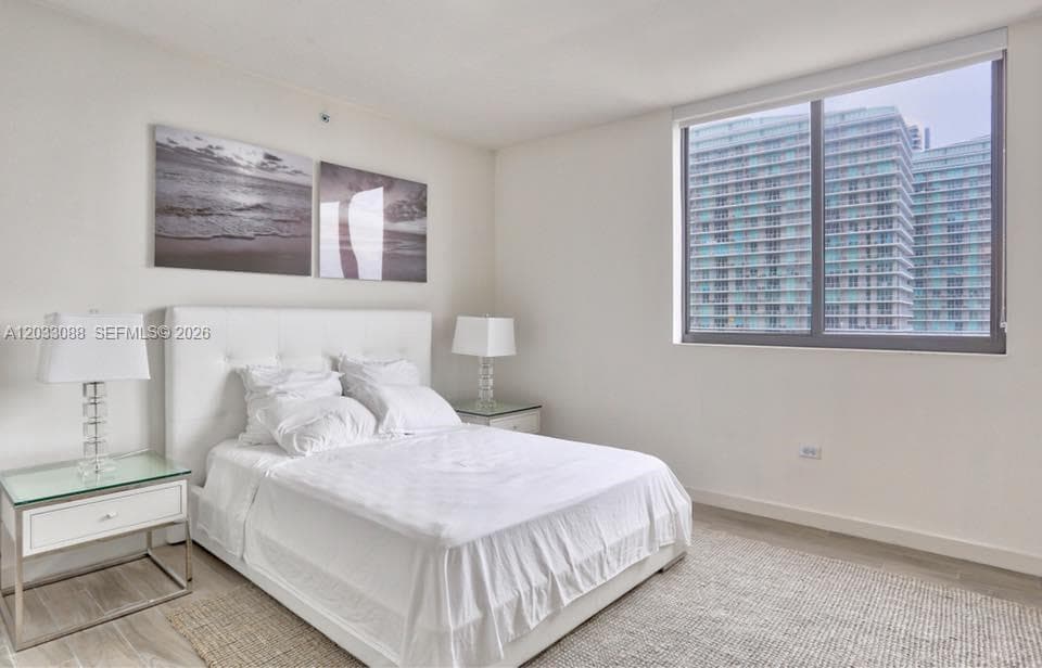 999 SW 1st Ave # 2404, Miami FL 33130