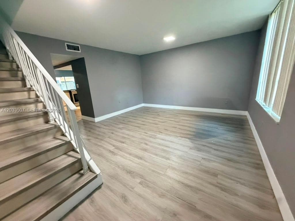 274 NE 141st St # 3C, Miami FL 33161