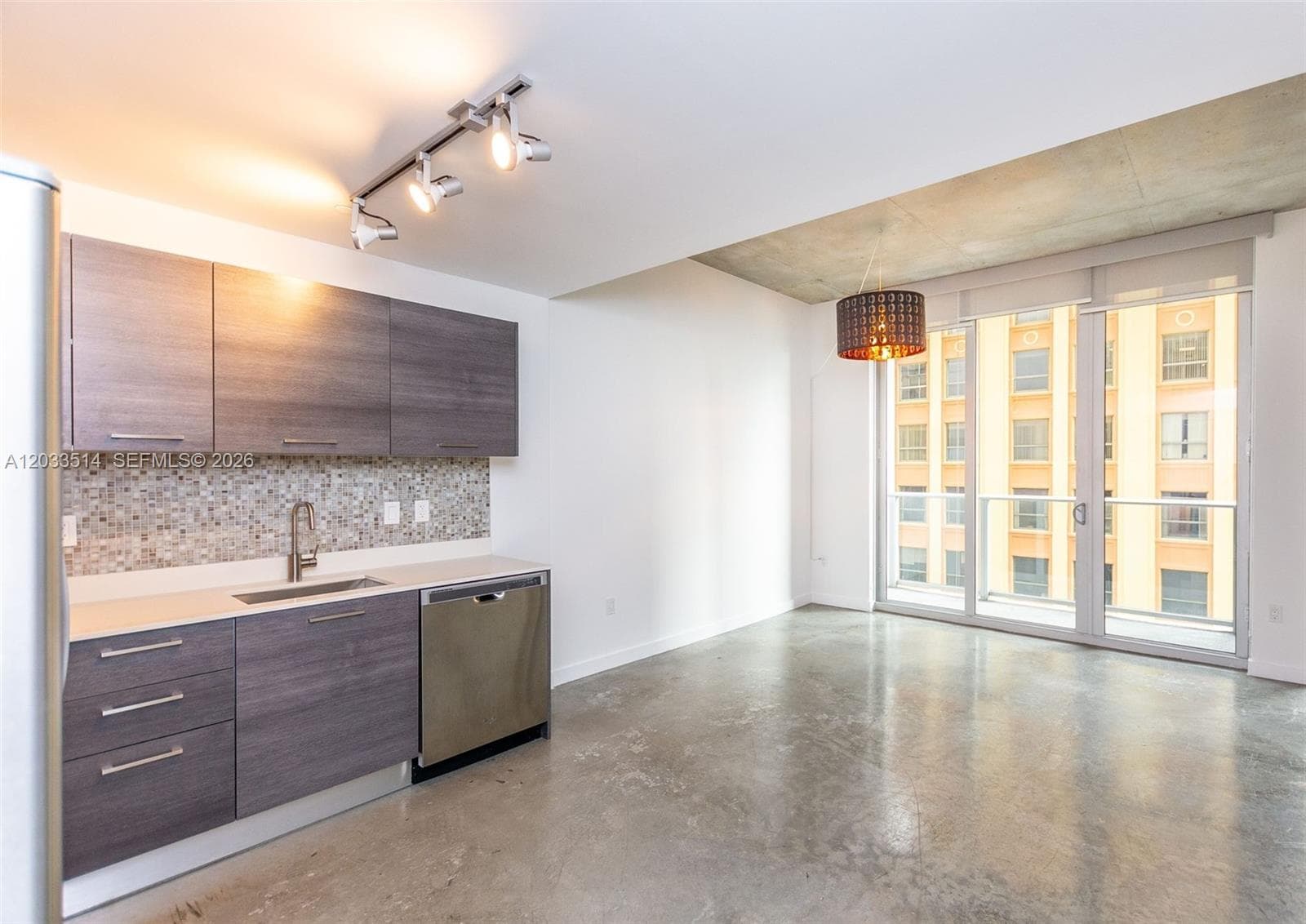 151 SE 1st St # 807, Miami FL 33131
