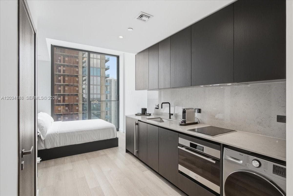 20 NE 11th # 4803, Miami FL 33132