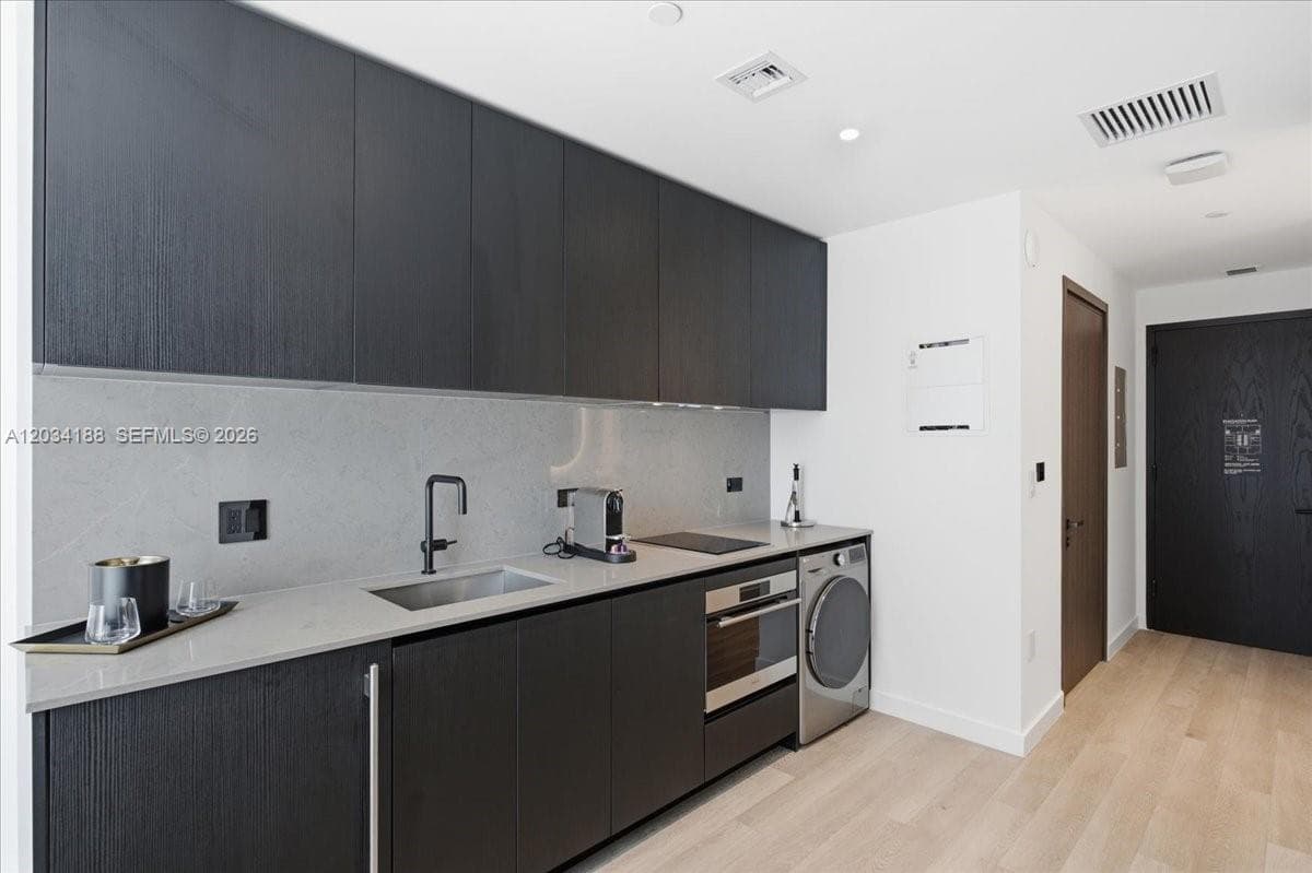20 NE 11th # 4803, Miami FL 33132