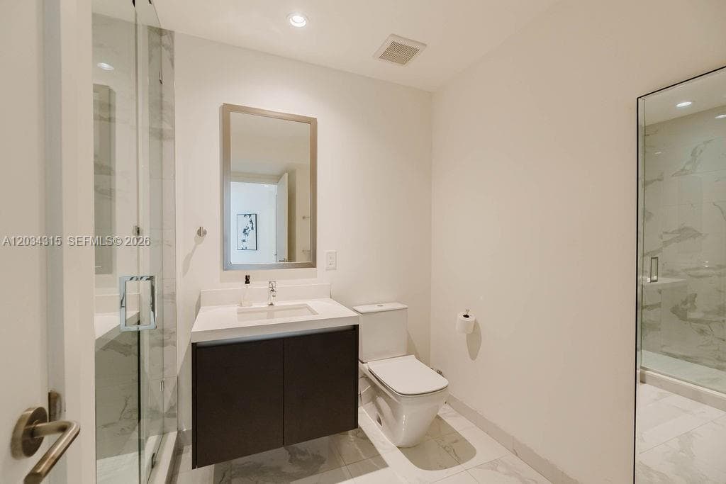 851 NE 1st Ave # 2403, Miami FL 33132