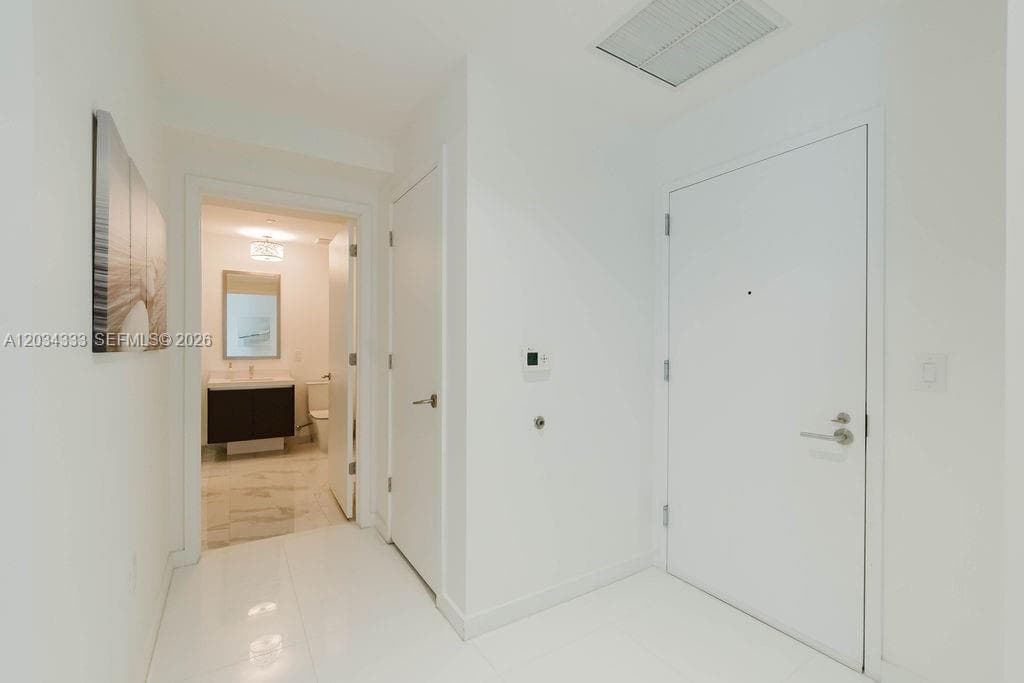 851 NE 1st Ave # 2303, Miami FL 33132