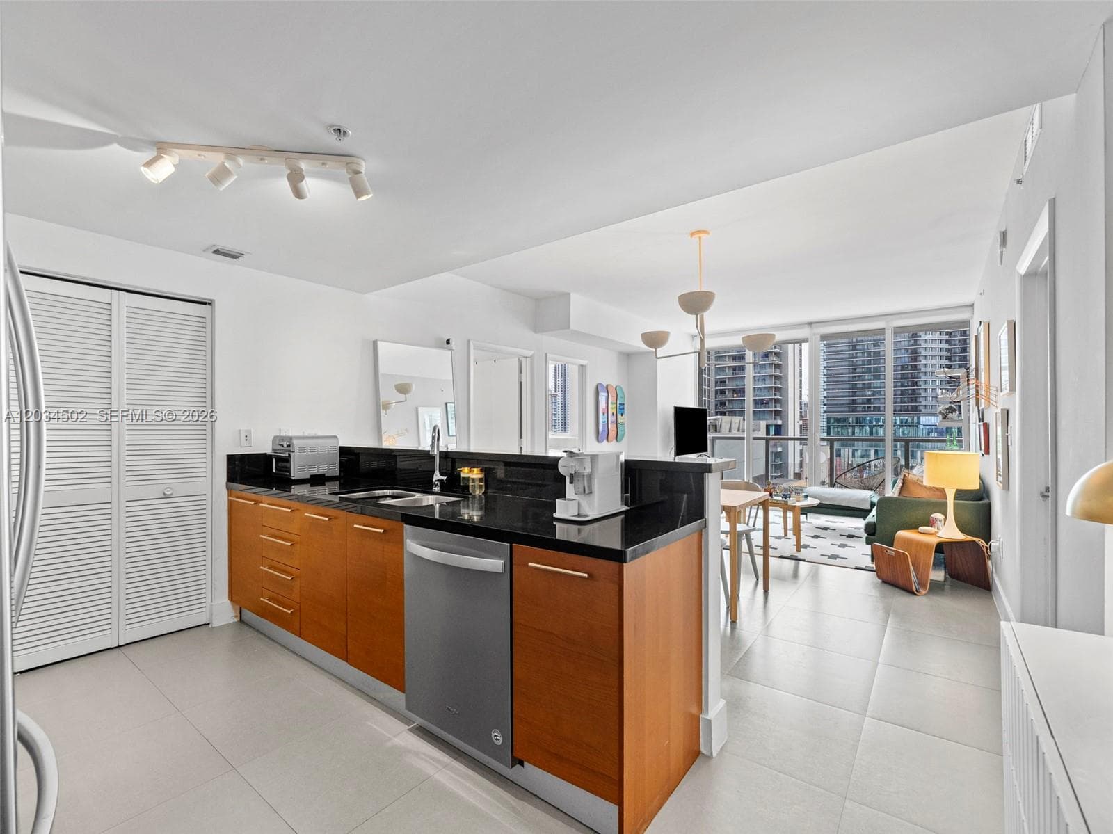 253 NE 2nd St # 1801, Miami FL 33132
