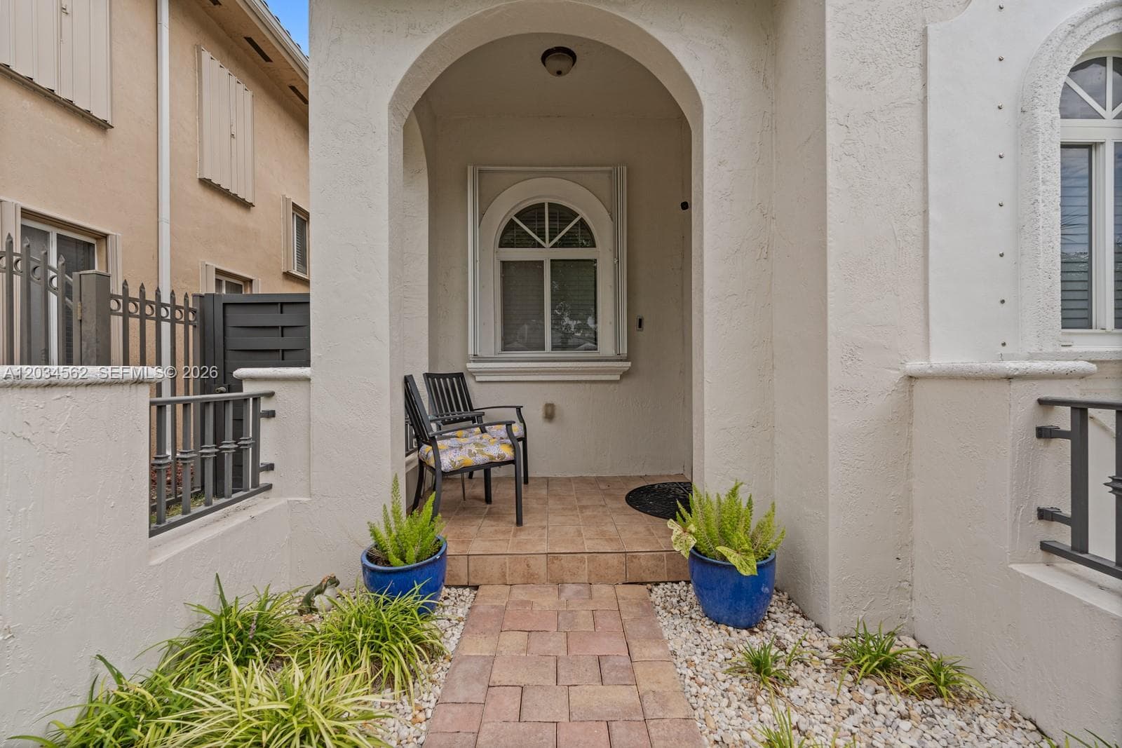 15651 SW 14th St, Miami FL 33194