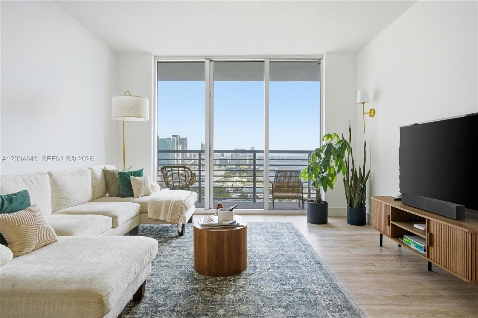 325 S Biscayne Blvd # 4022, Miami FL 33131