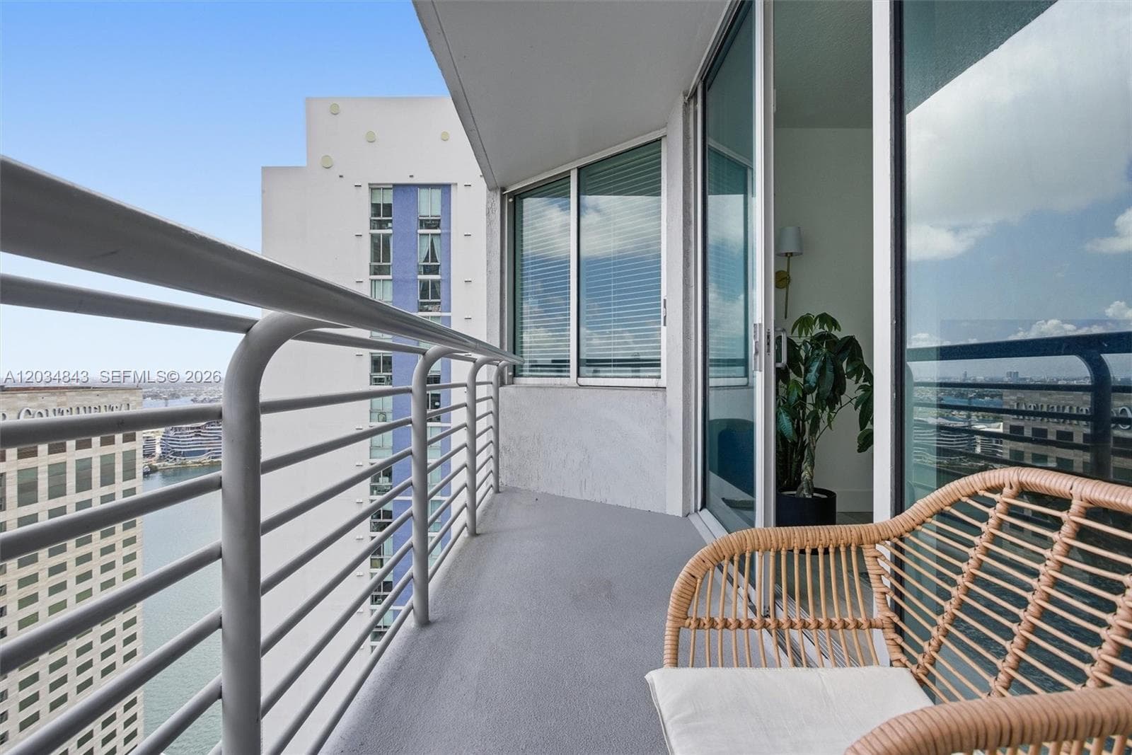 325 S Biscayne Blvd # 4022, Miami FL 33131