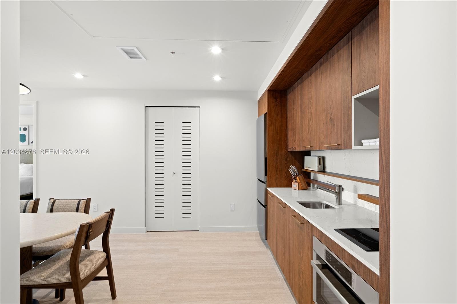 1611 SW 2nd Ave # 816, Miami FL 33129