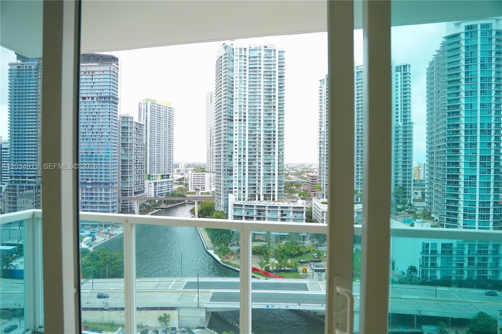 31 SE 5th St # 2205, Miami FL 33131