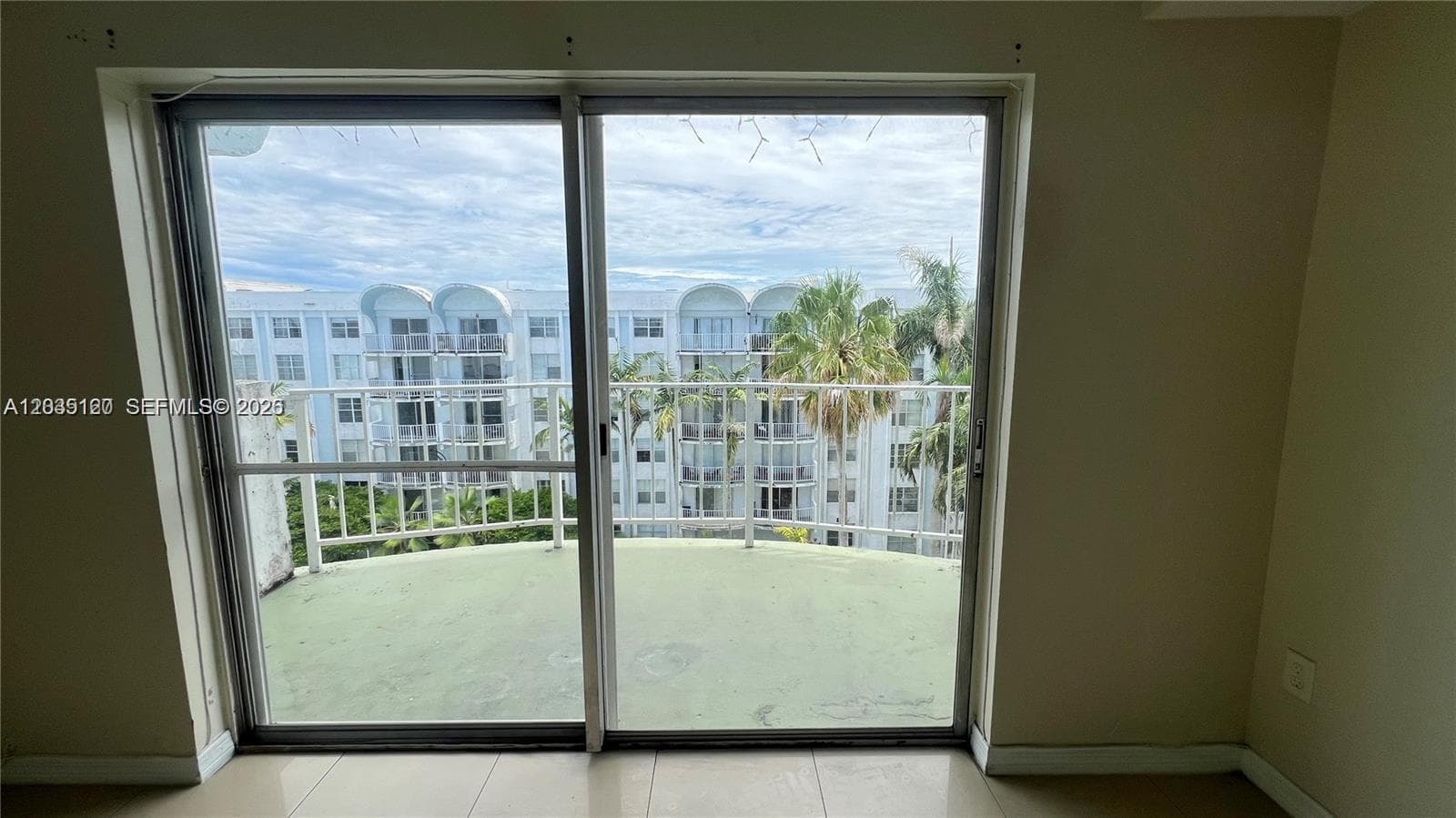 486 NW 165th St Rd # 606, Miami FL 33169