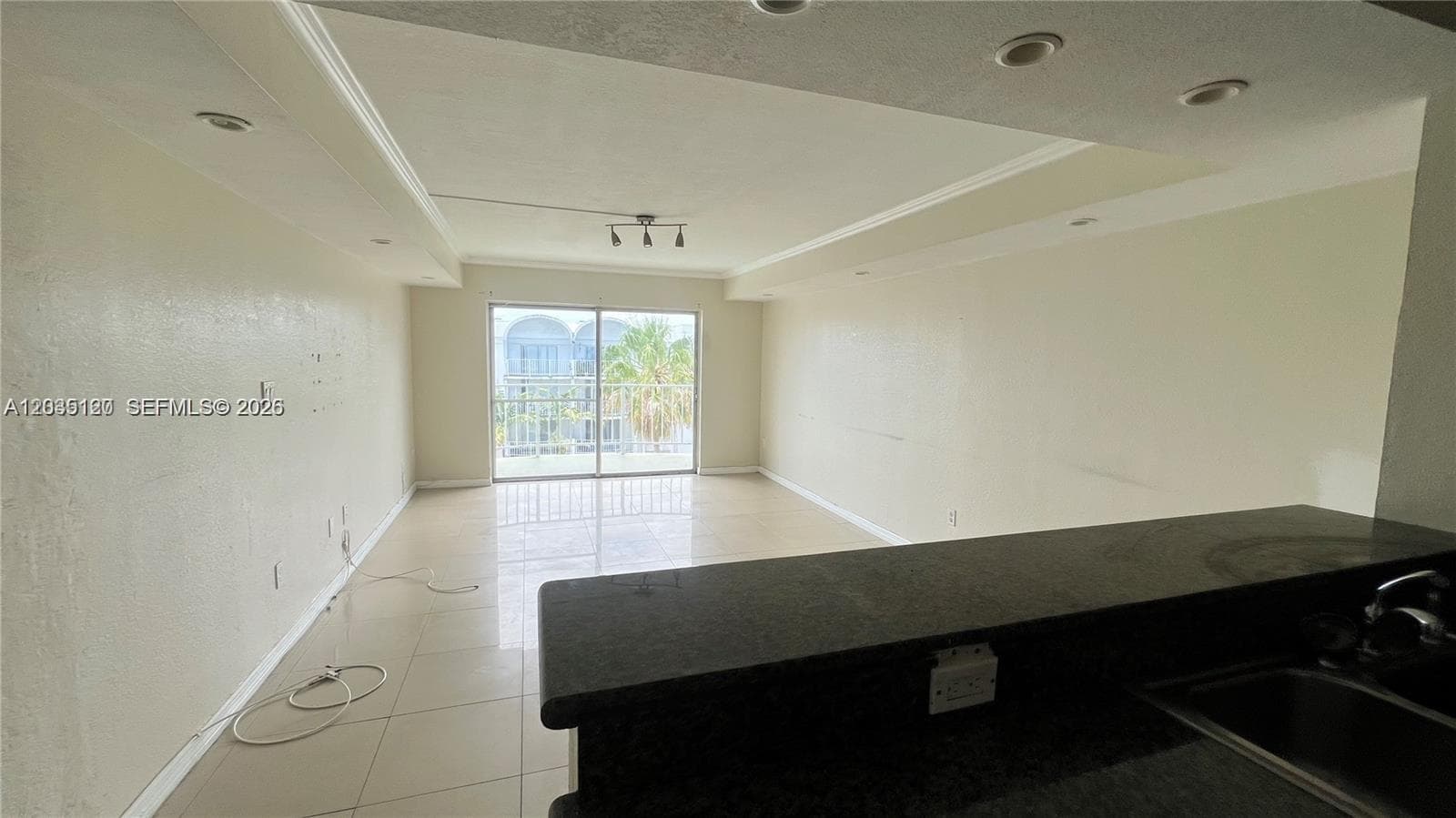 486 NW 165th St Rd # 606, Miami FL 33169