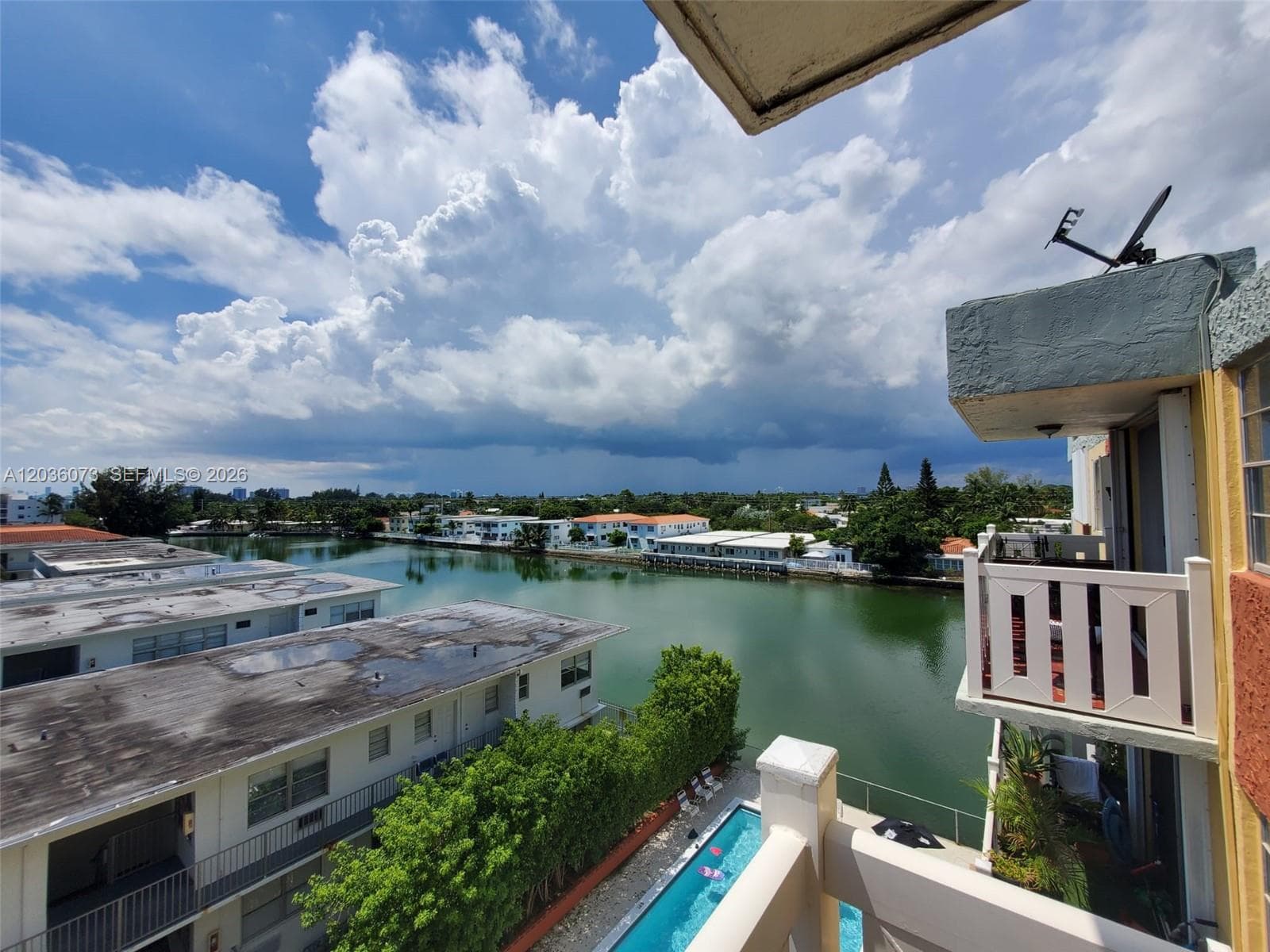 7900 Tatum Waterway Dr # 502, Miami Beach FL 33141