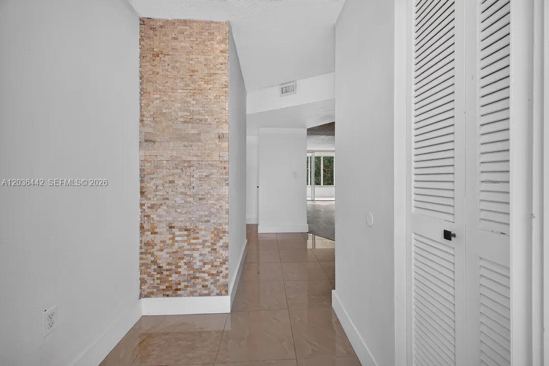 1101 NE 191st St # H401, Miami FL 33179