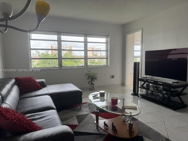 1530 NE 191st St # 305, Miami FL 33179