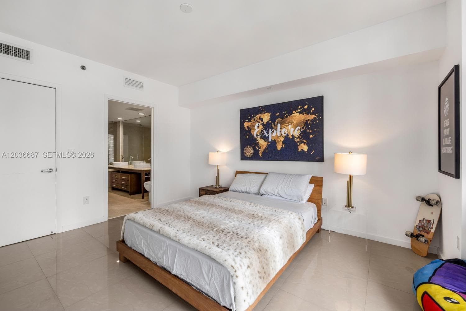475 Brickell Ave # 3214, Miami FL 33131
