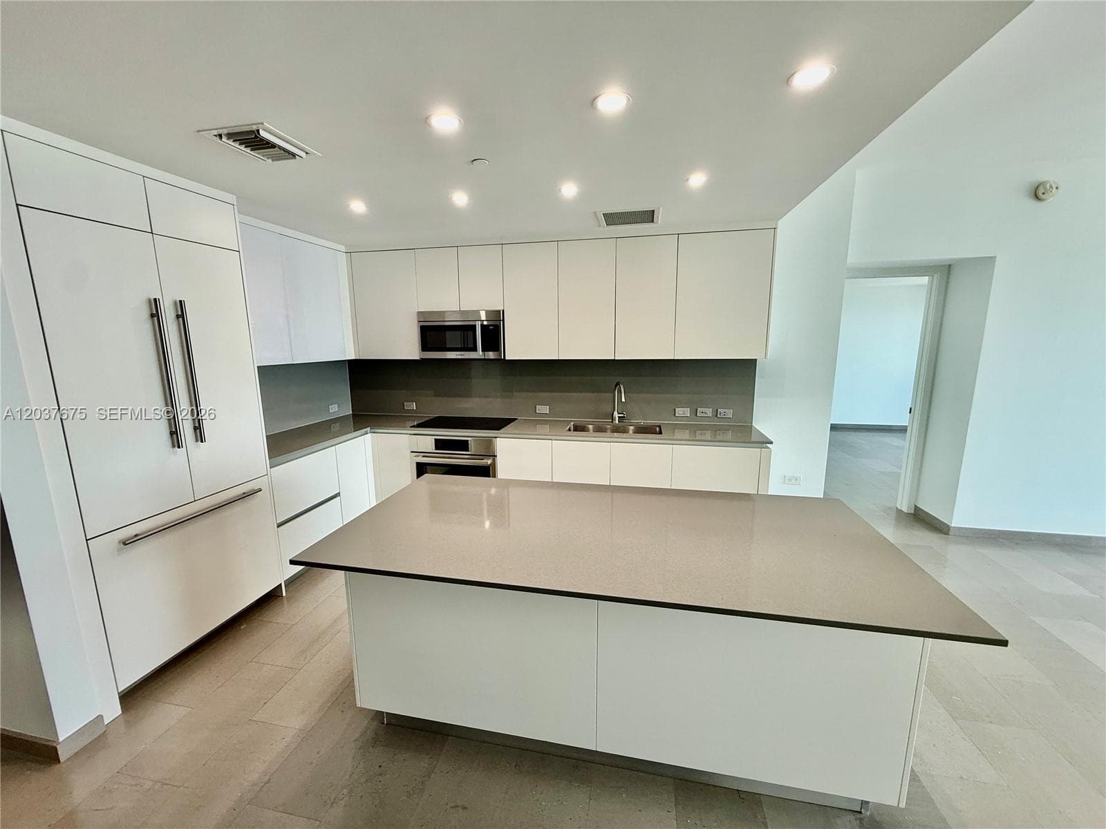 68 SE 6th St # 2707, Miami FL 33131
