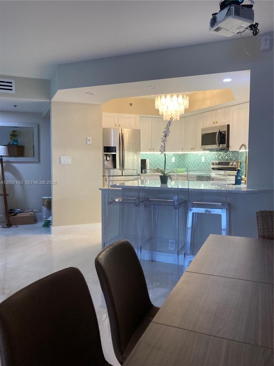6767 Collins Ave # 1701, Miami Beach FL 33141