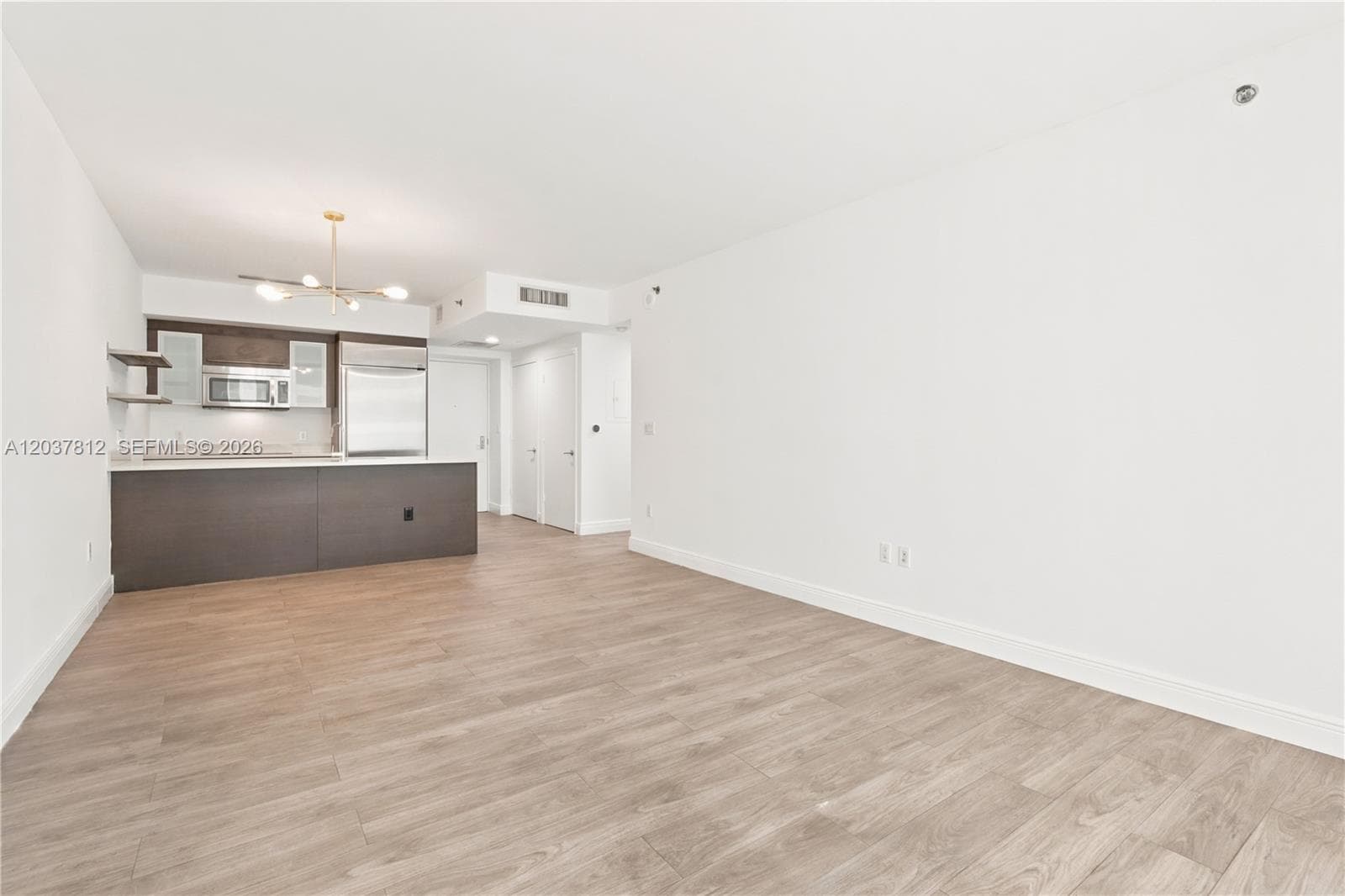 500 Brickell Av # 1906, Miami FL 33131