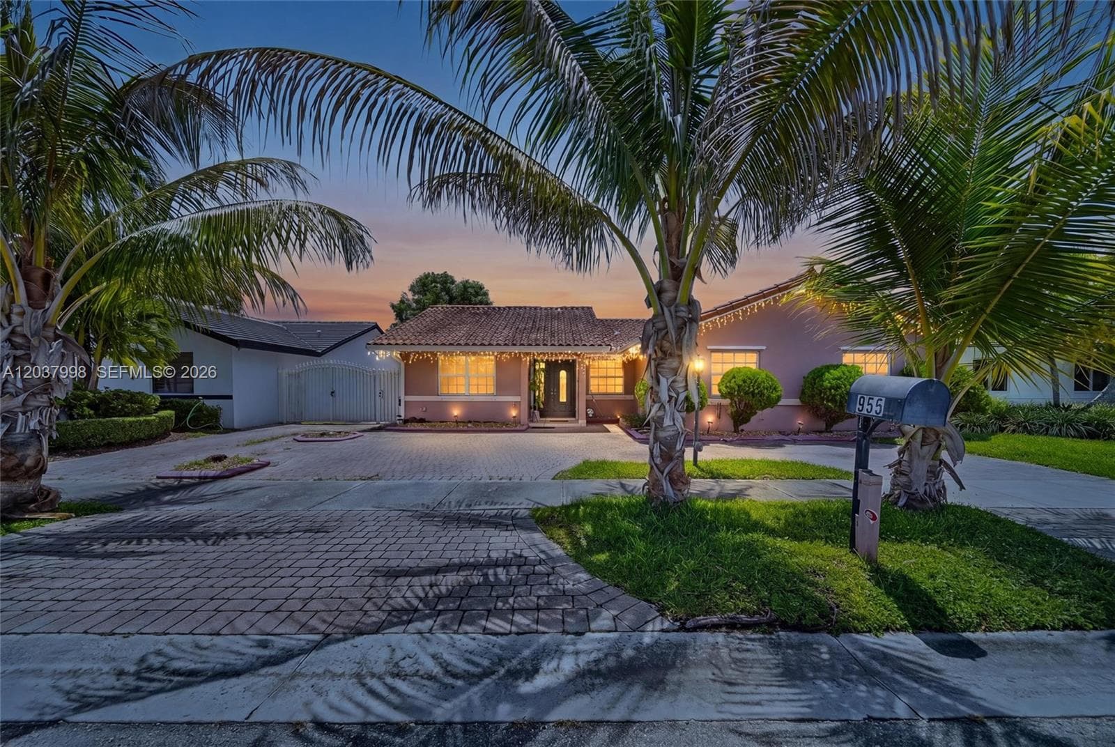 955 NW 128th Ct, Miami FL 33182