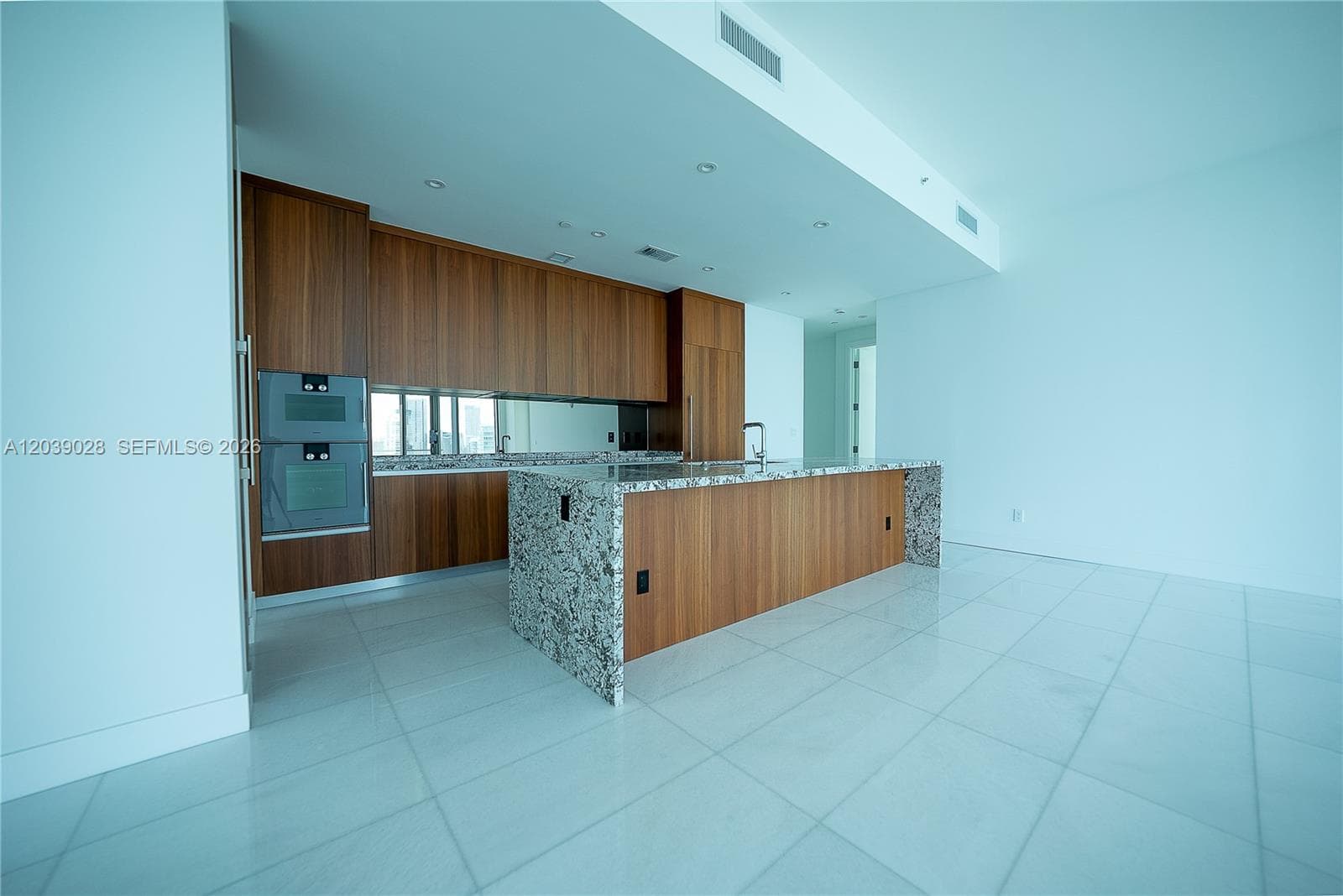 175 SE 25th Rd # 2704, Miami FL 33129