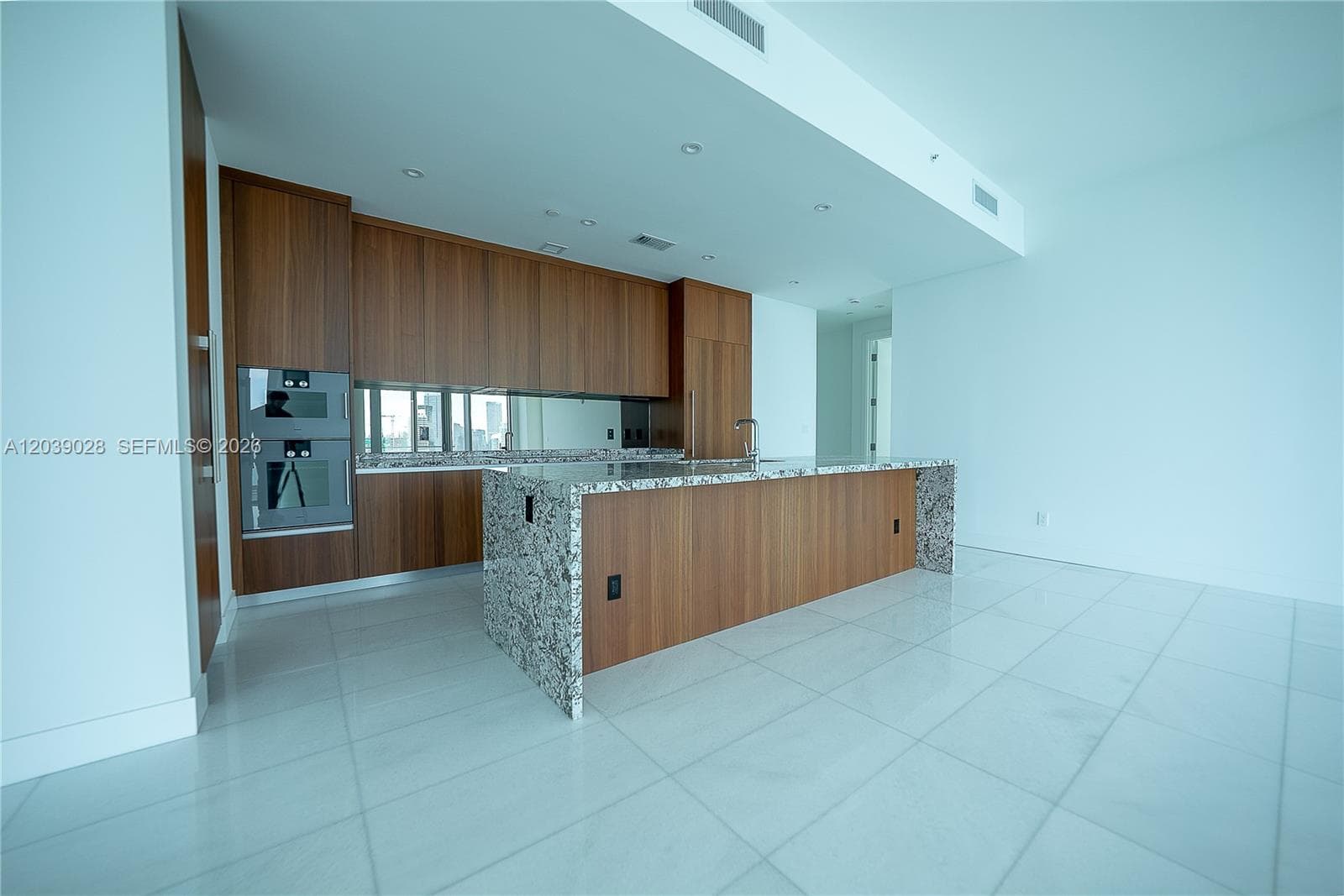 175 SE 25th Rd # 2704, Miami FL 33129