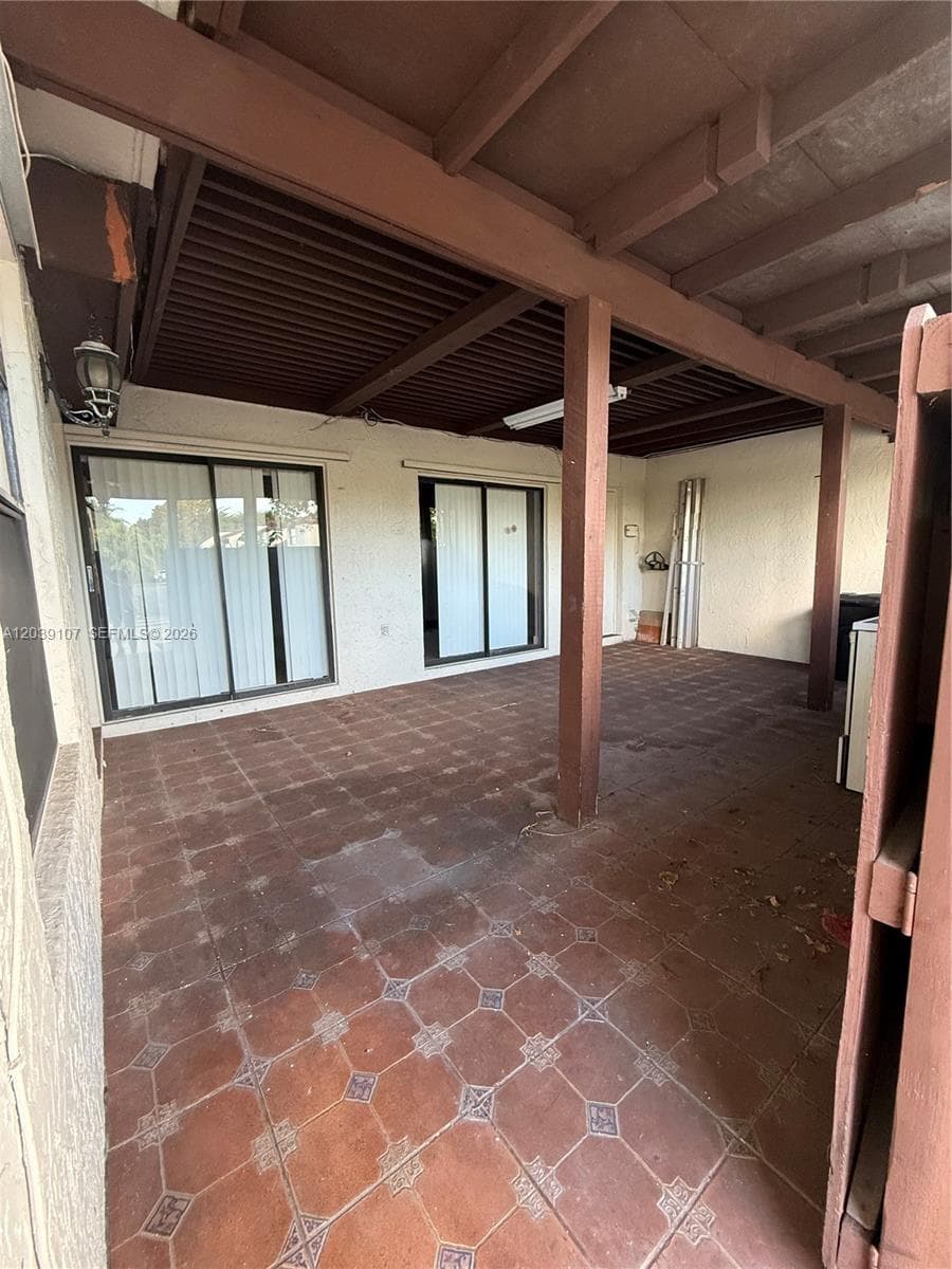 9700 NW 6th Ln # 9700, Miami FL 33172