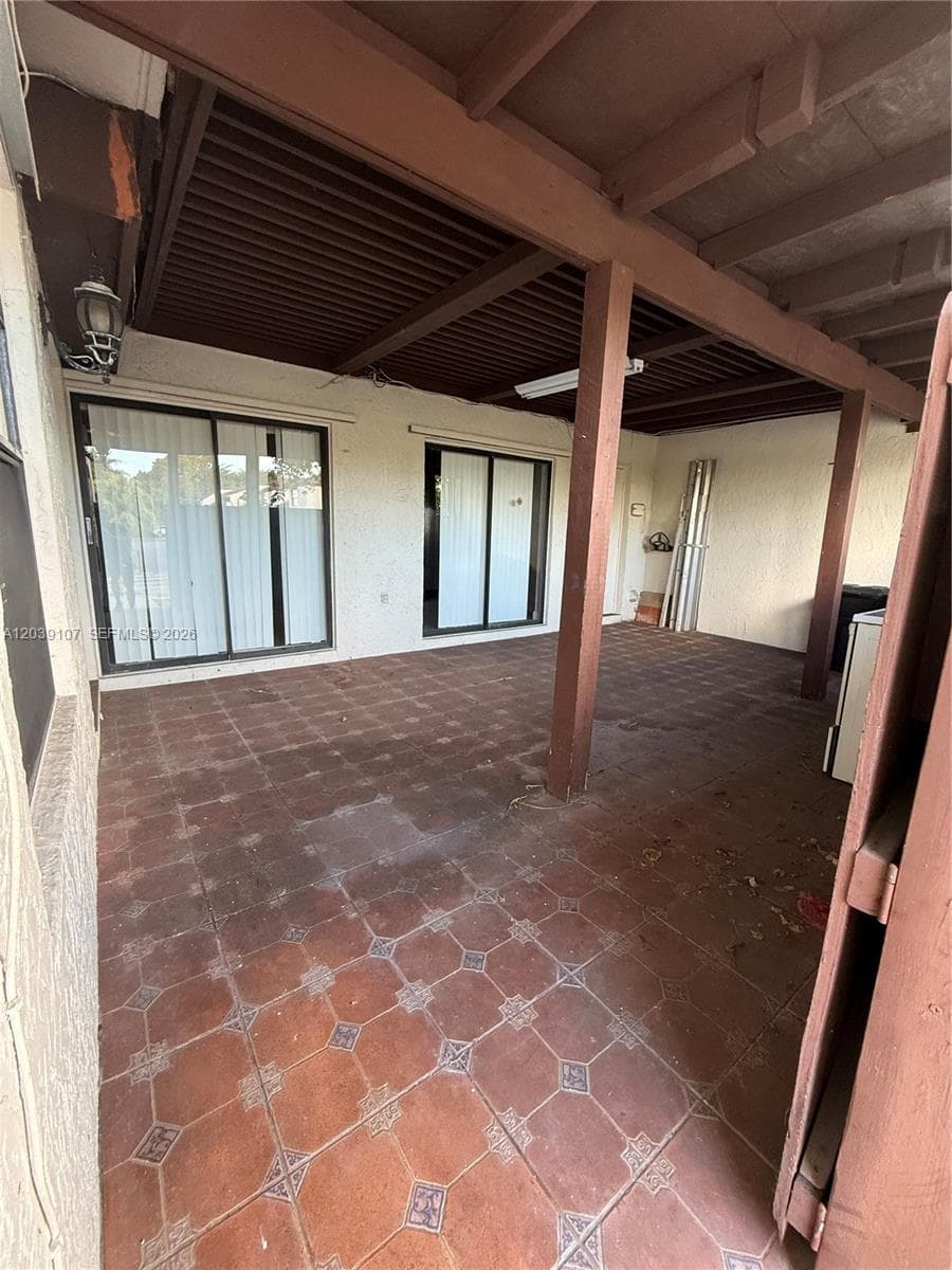 9700 NW 6th Ln # 9700, Miami FL 33172