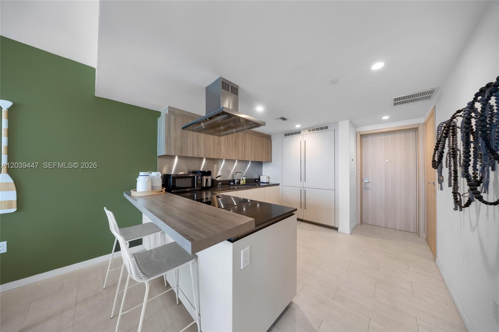 1000 Brickell Plz # 4704, Miami FL 33131