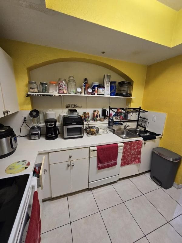 8930 W Flagler Street # 221, Miami FL 33174