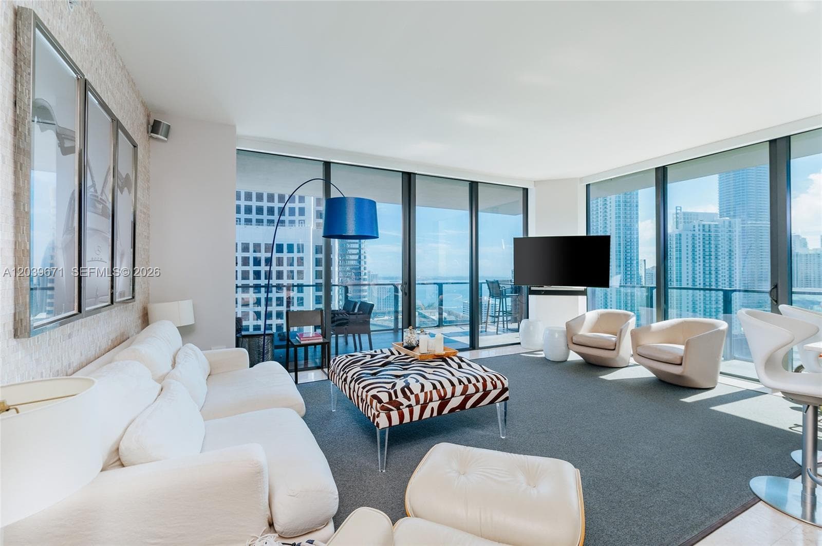 68 SE 6th St # 2601, Miami FL 33131