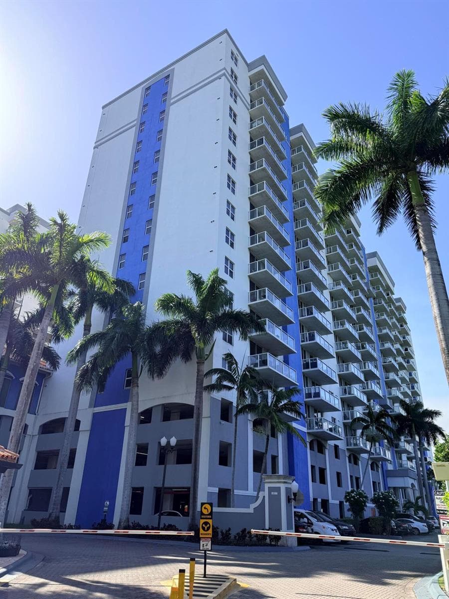 5077 NW 7th Street # 914, Miami FL 33126