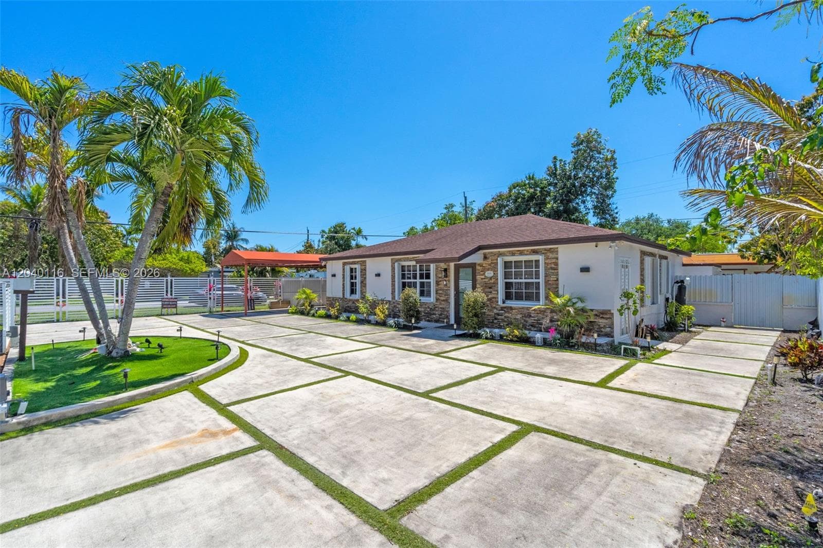 302 NW 100th St, Miami FL 33150