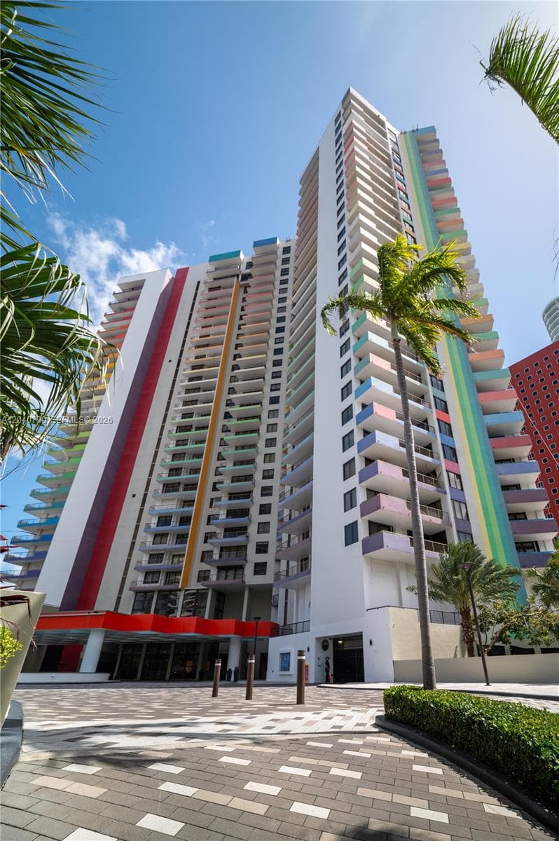 1581 Brickell Ave, Miami FL 33129
