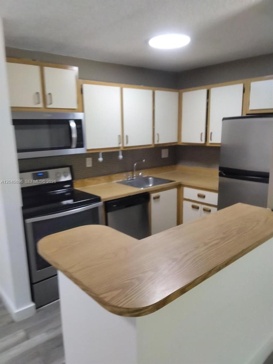 15530 SW 80th St # 306, Miami FL 33193