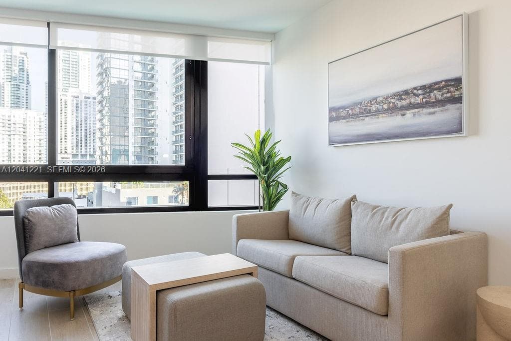 225 N Miami Ave # 1804, Miami FL 33128