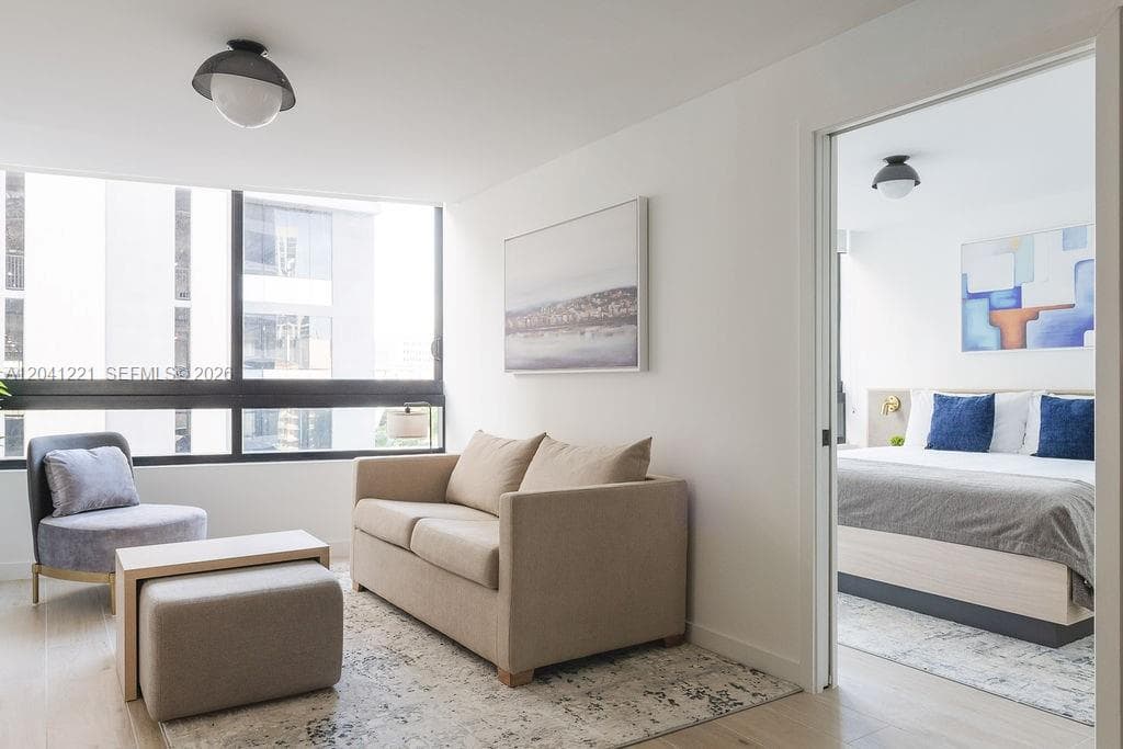 225 N Miami Ave # 1804, Miami FL 33128