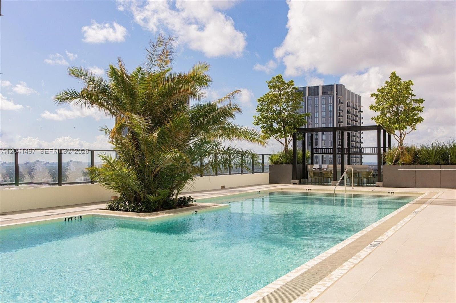 11 NE 6th St # 807, Miami FL 33132