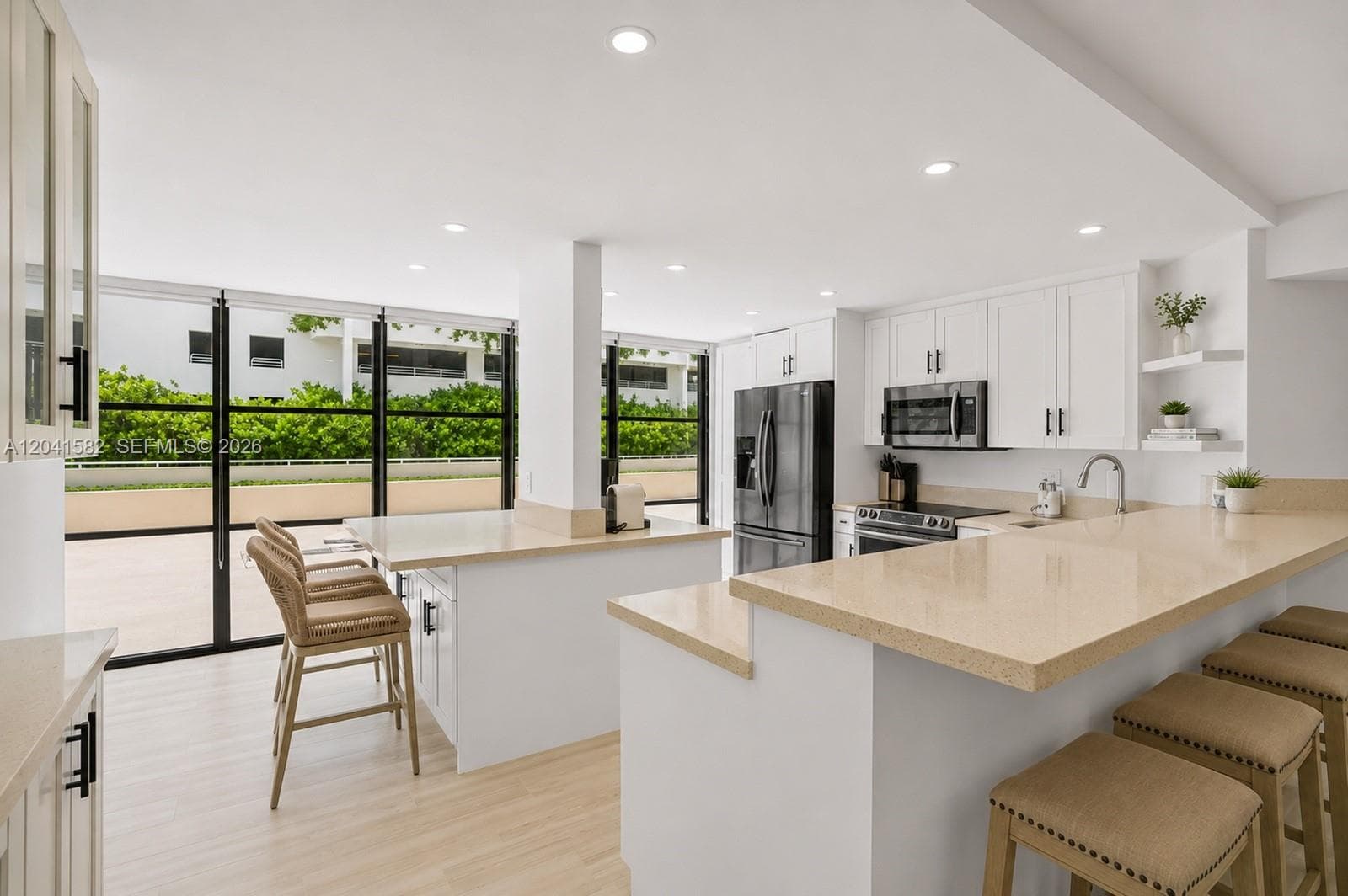 6423 Collins Ave # 203, Miami Beach FL 33141