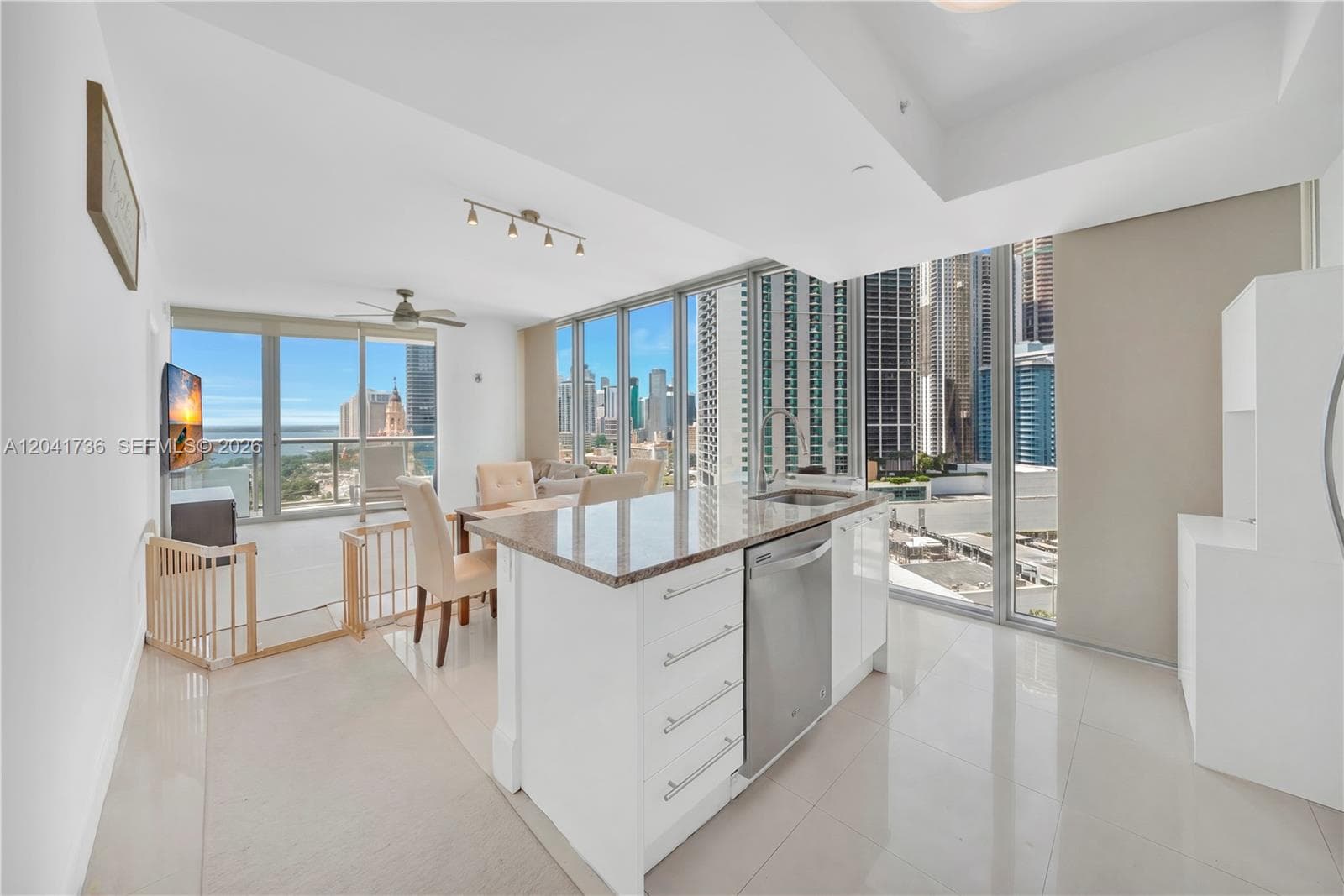 888 Biscayne Blvd # 2101, Miami FL 33132