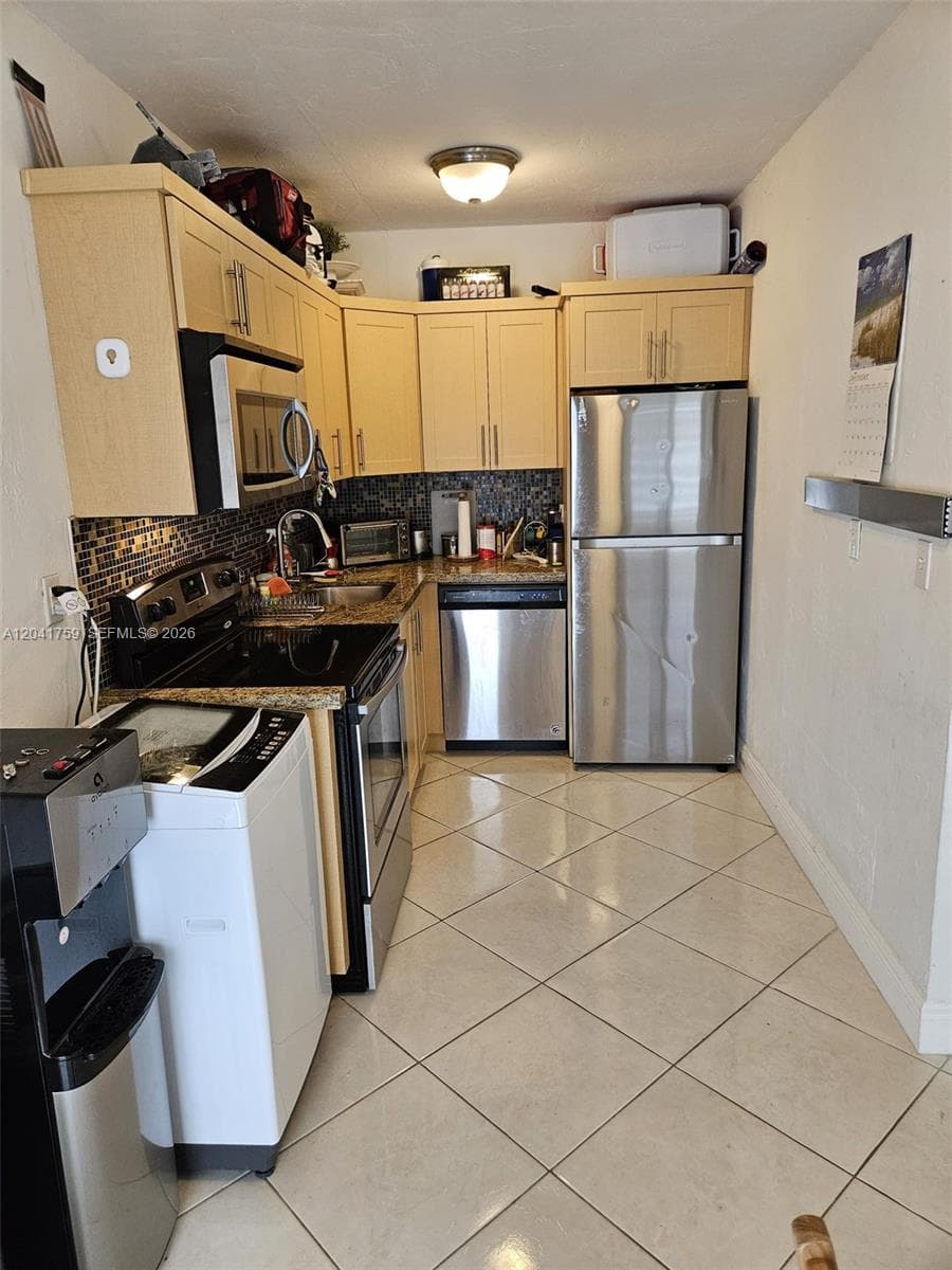 7400 Harding Ave # 22, Miami Beach FL 33141