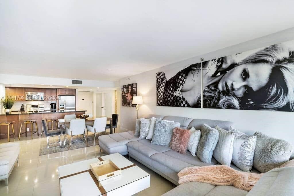 1717 N Bayshore Dr # 2056, Miami FL 33132