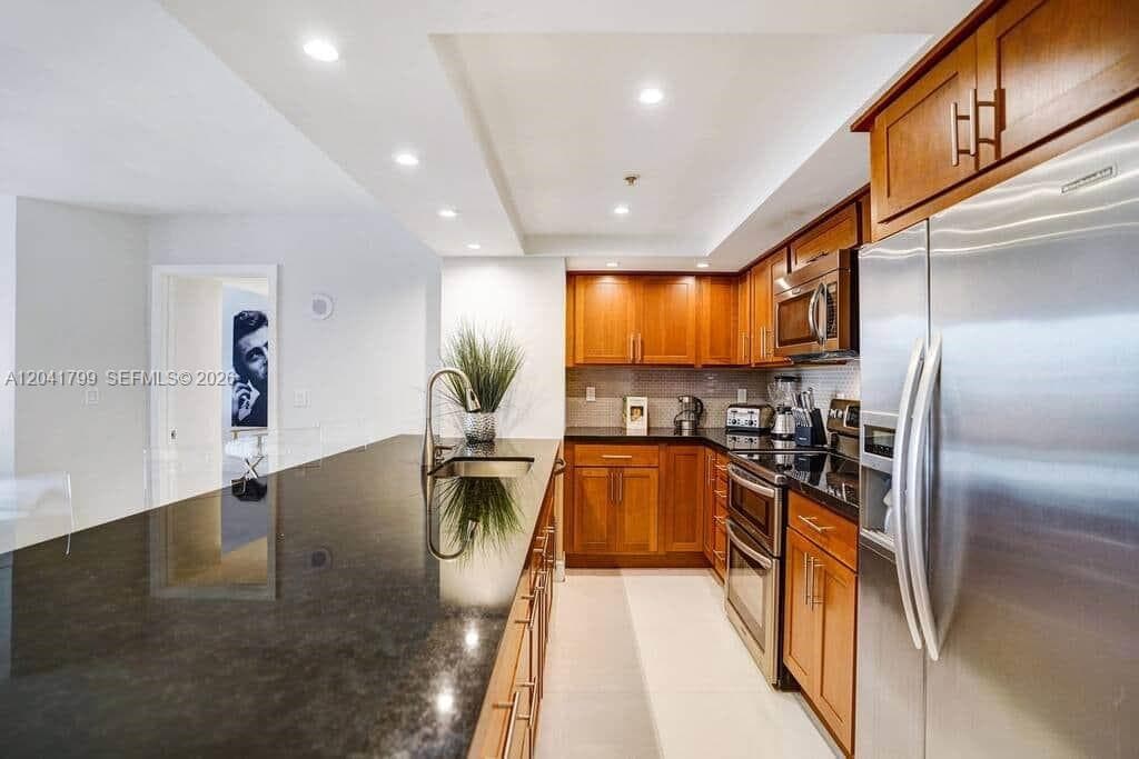 1717 N Bayshore Dr # 2056, Miami FL 33132