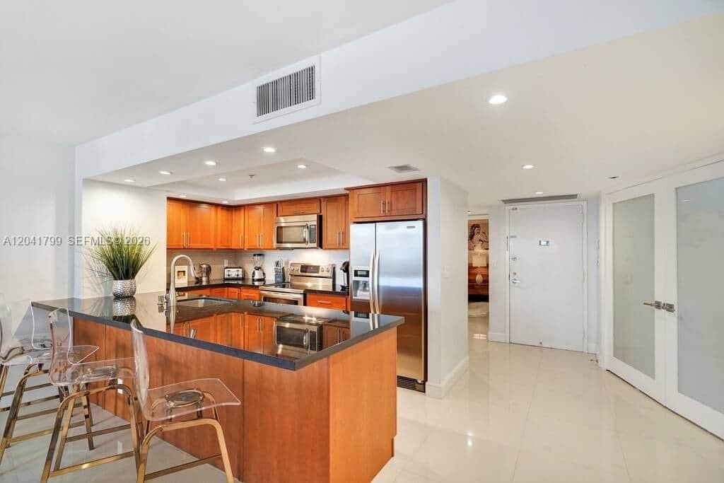 1717 N Bayshore Dr # 2056, Miami FL 33132