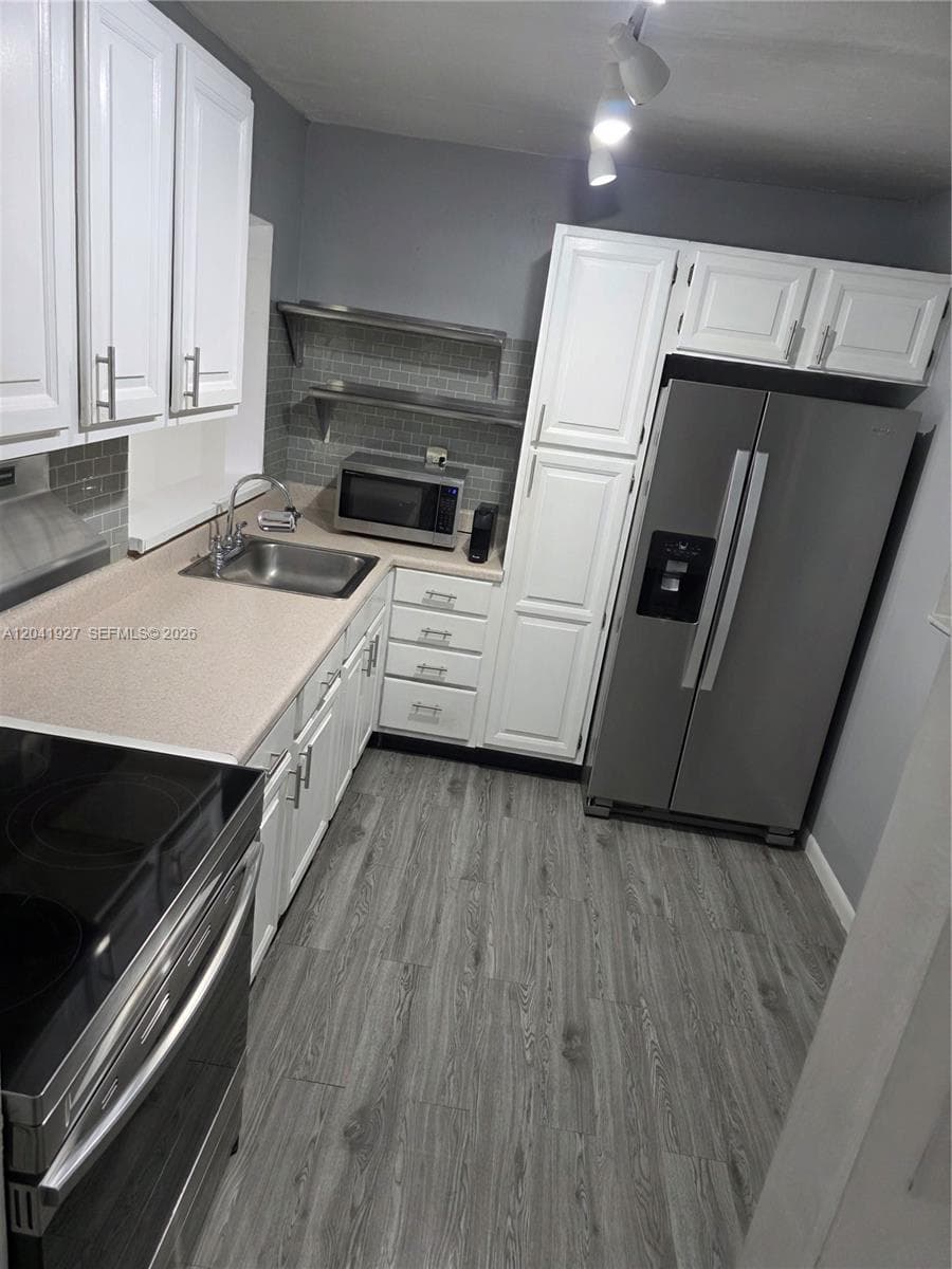 8065 SW 107th Ave # 202, Miami FL 33173