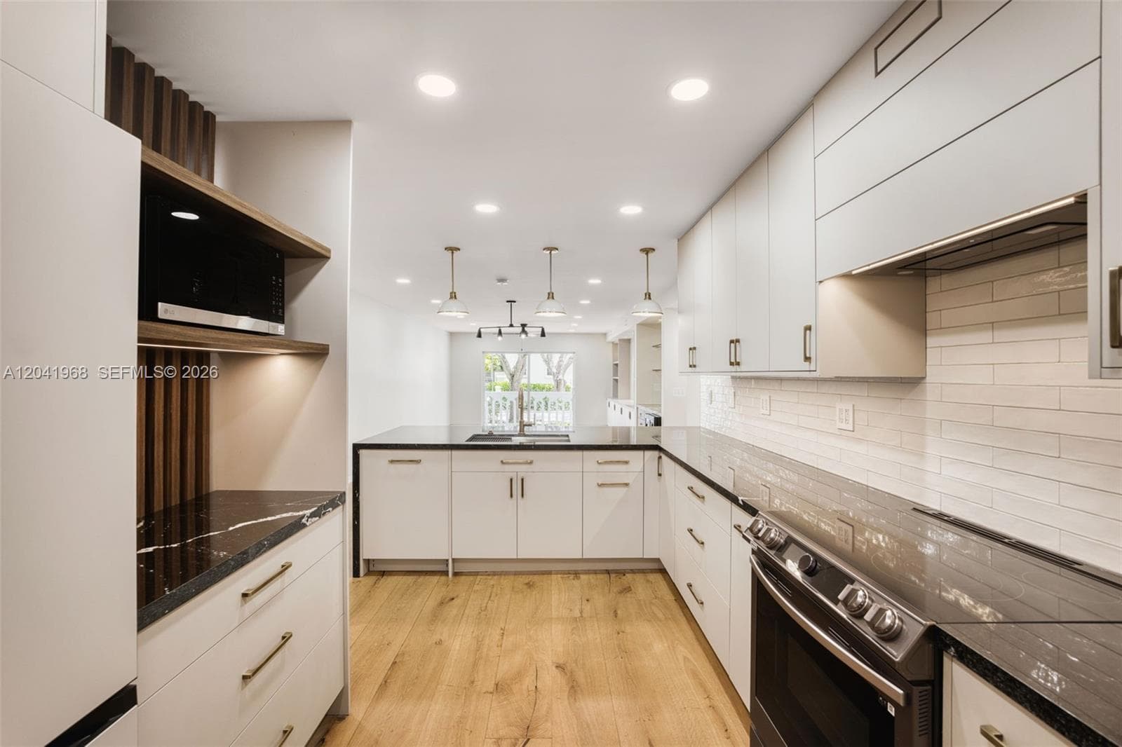 100 Edgewater Dr # 142, Coral Gables FL 33133