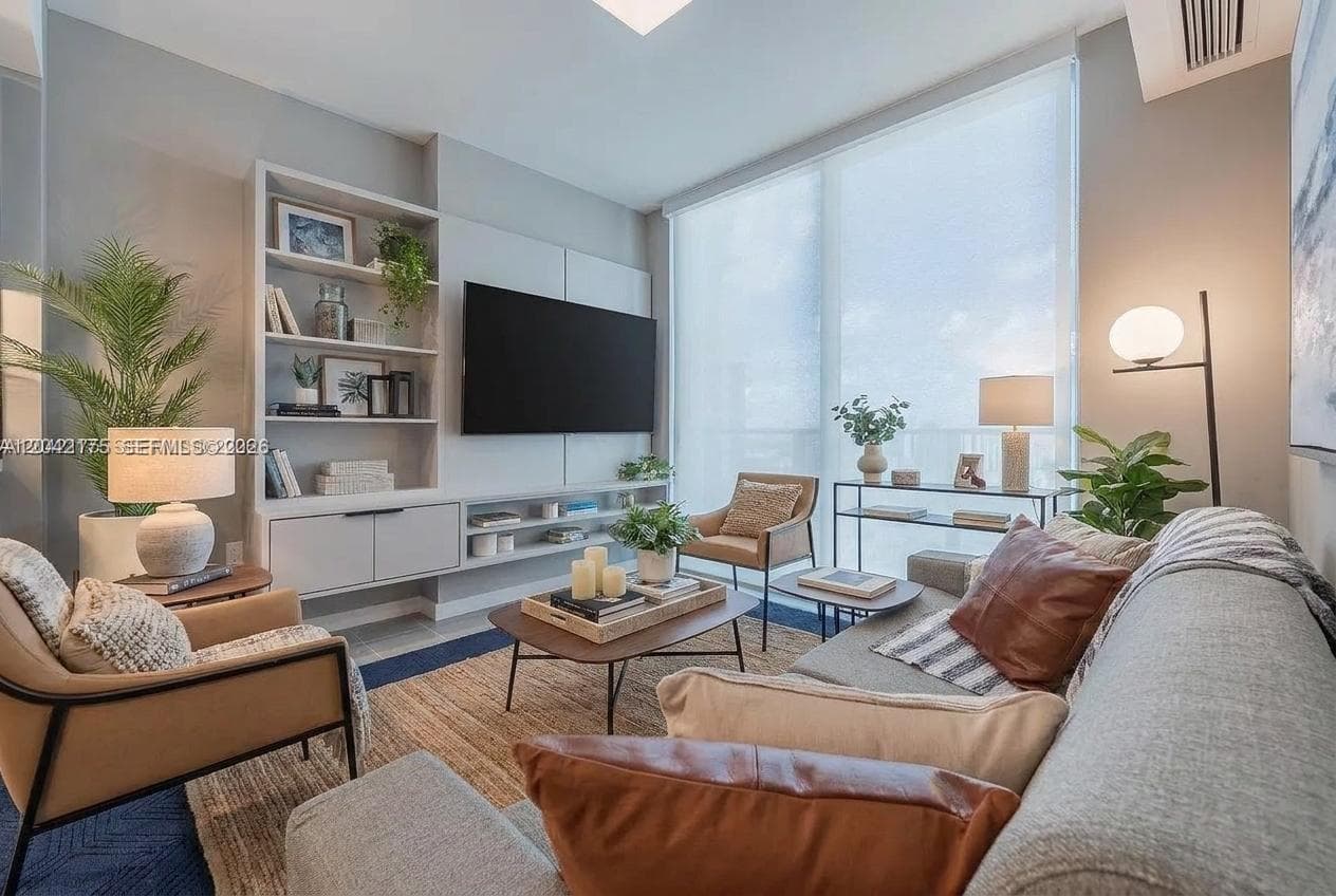 227 NE 2nd St # 3104, Miami FL 33132