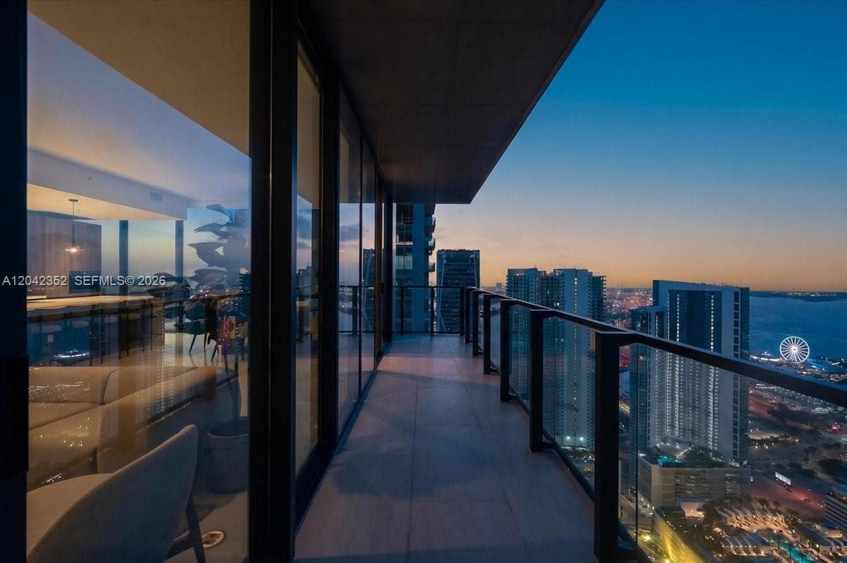 20 NE 11th St # 6003, Miami FL 33132