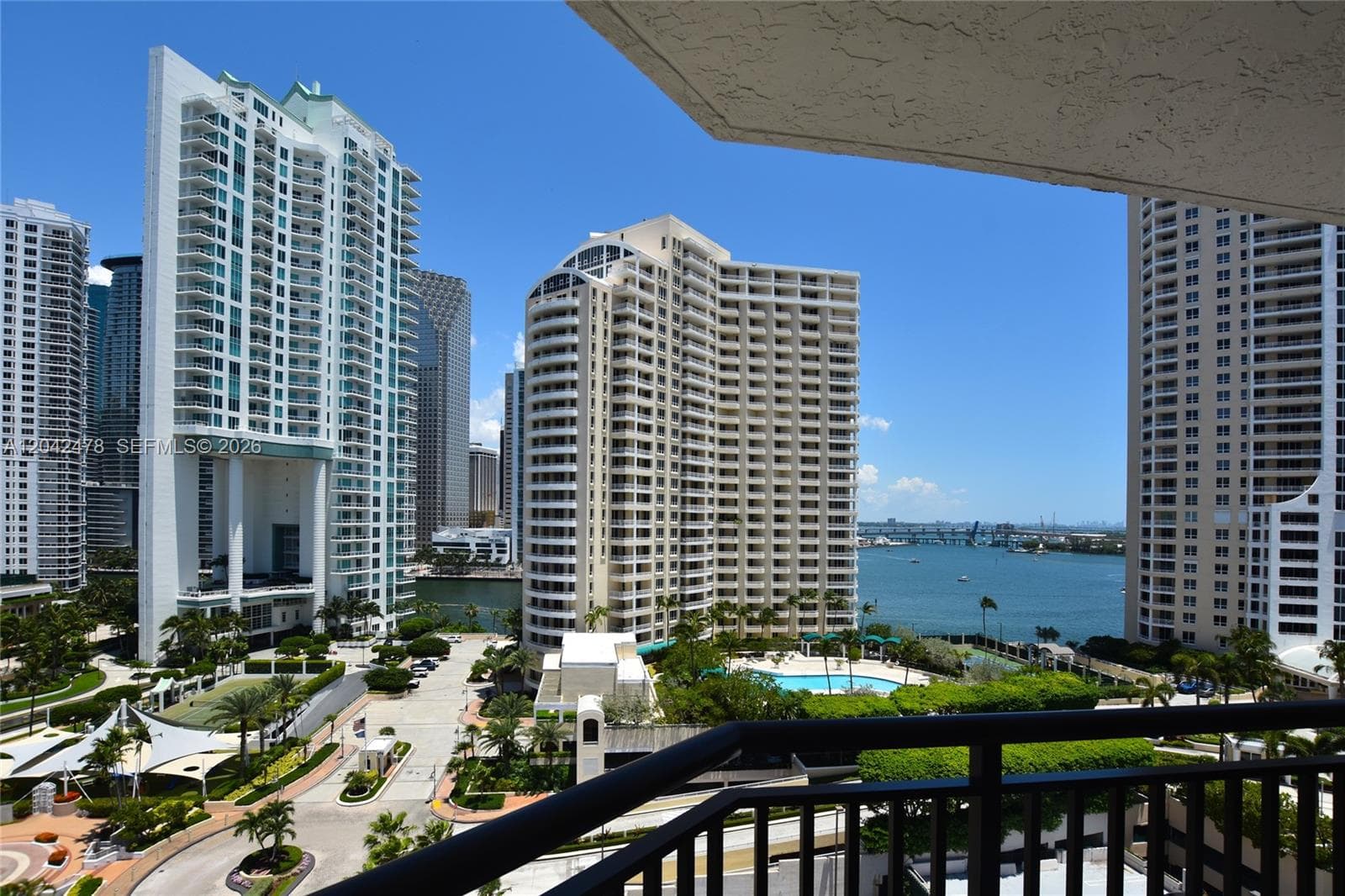 540 Brickell Key Dr # 1513, Miami FL 33131