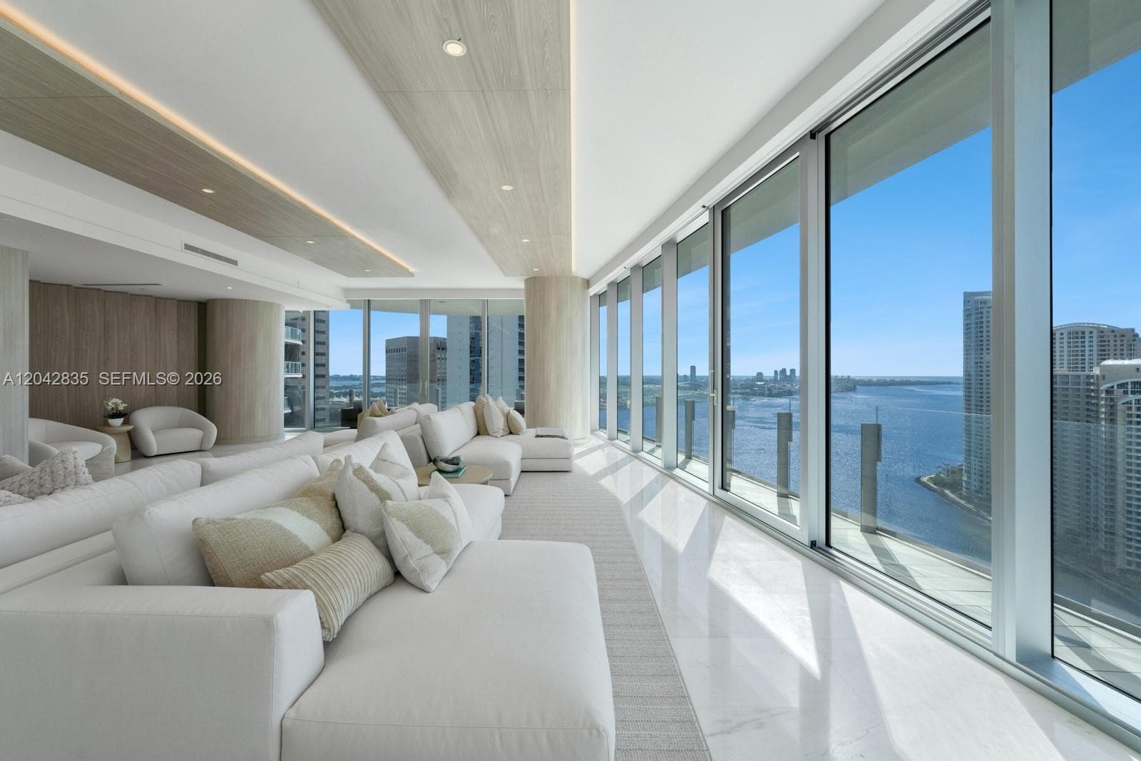 300 Biscayne Boulevard Way # 2701, Miami FL 33131